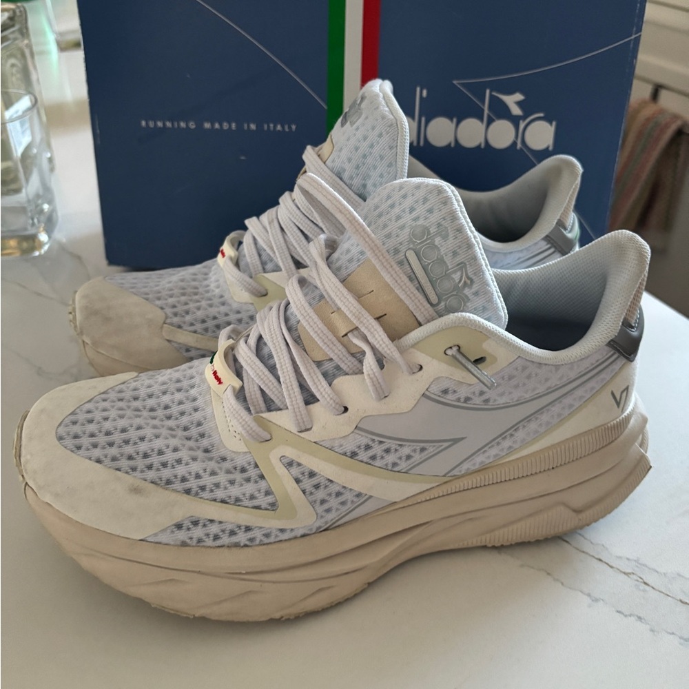 Diadora White Cream Sneakers Modern Chunky Design